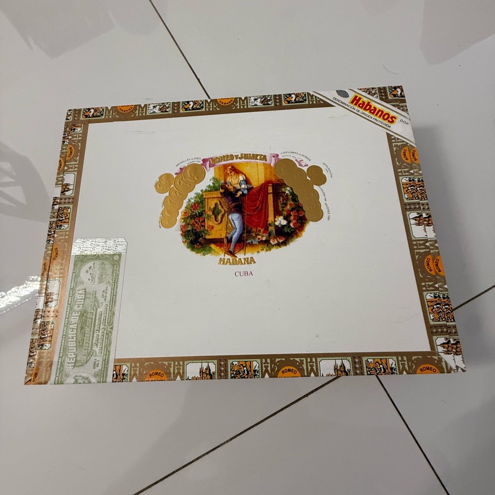 Great real empty boxes !
Decorate now!
$10 dollars each
Or better offer - Picture 4 of 7